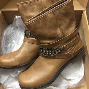 Women’s Boot Size 7